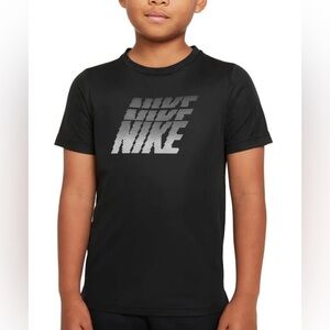 Nike Kids Breathe T-Shirt Boys black white